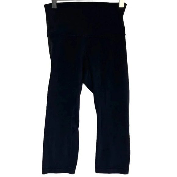 Lululemon athletica 4 black‎ capris - Picture 1 of 3